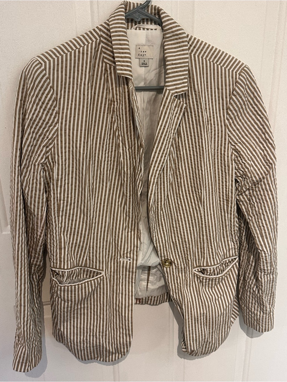 A New Day Striped Seersucker Blazer. Size 8 (M)